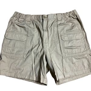 Croft & Bartow size 42 mens cargo short